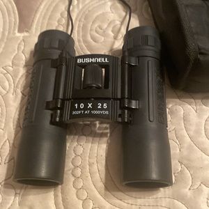 Bushnell binoculars black